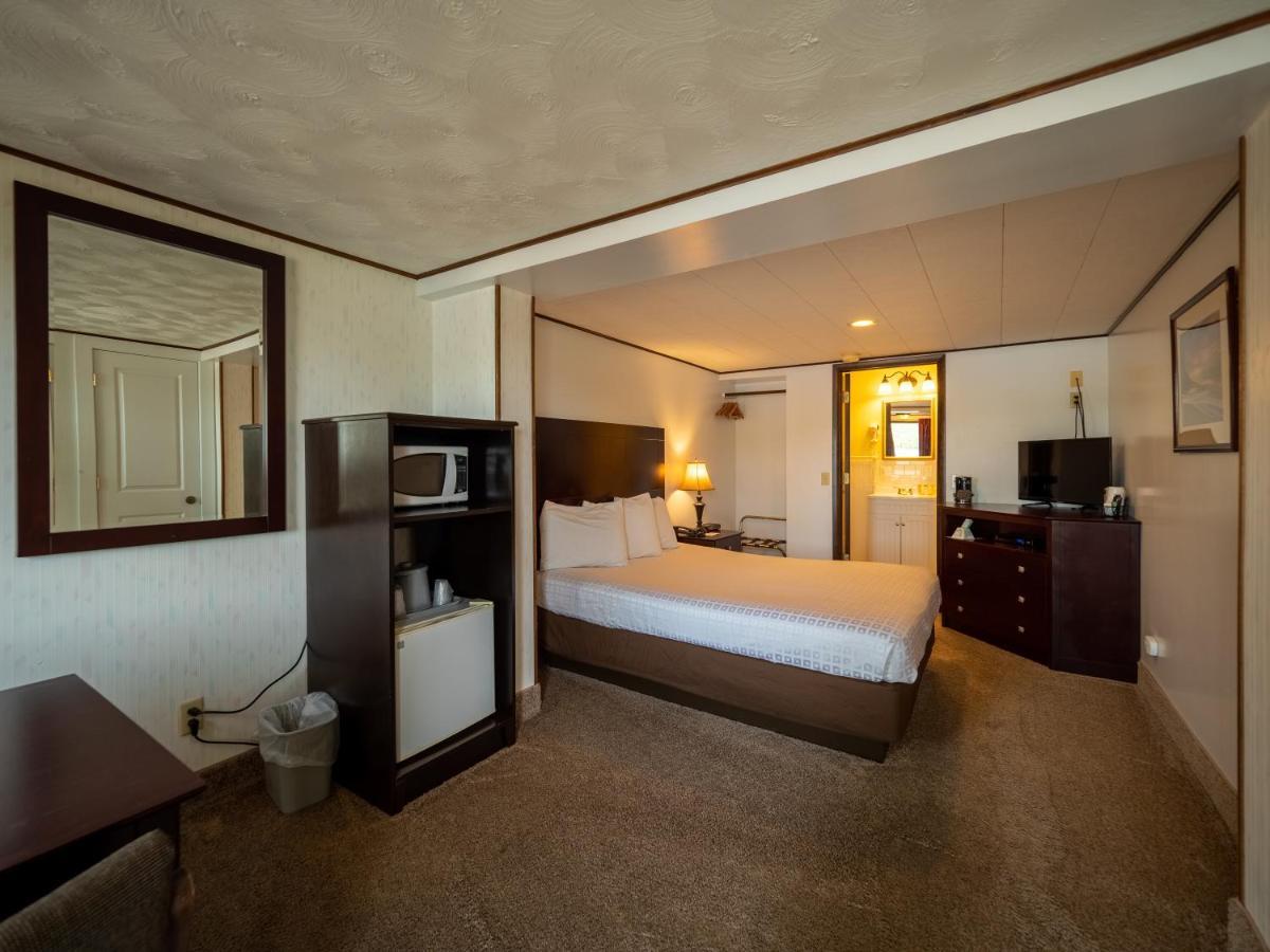 Lake 'N Pines Motel Куперстаун Экстерьер фото
