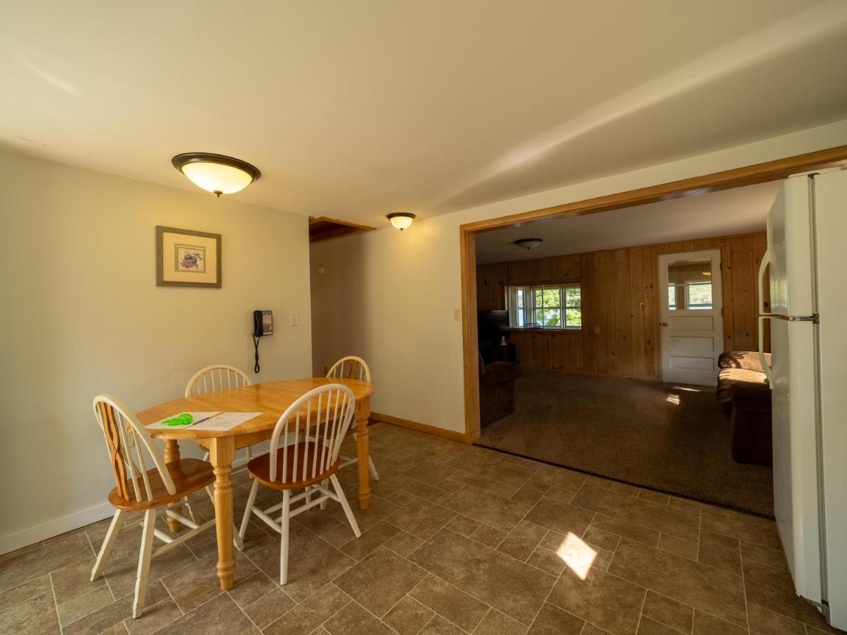 Lake 'N Pines Motel Куперстаун Экстерьер фото