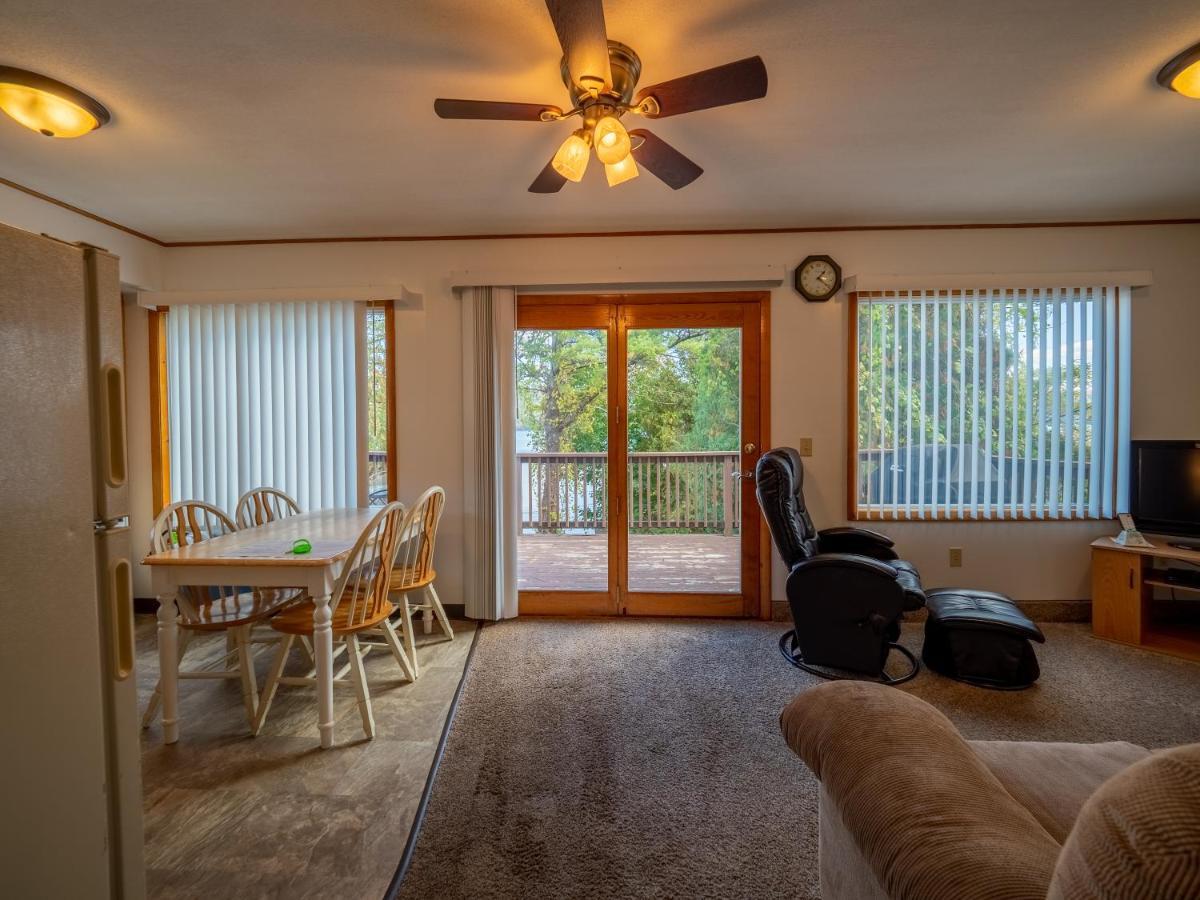 Lake 'N Pines Motel Куперстаун Экстерьер фото