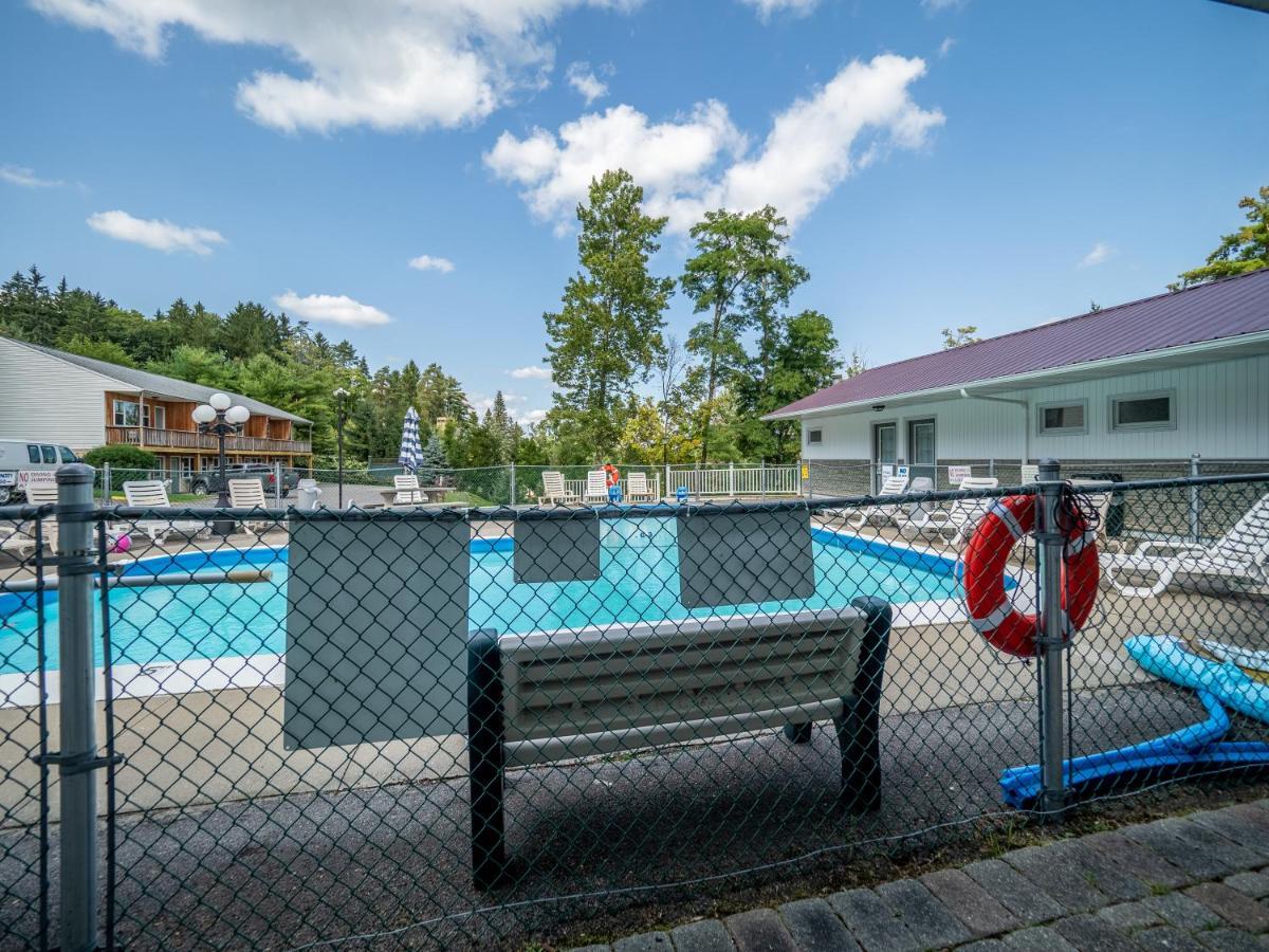 Lake 'N Pines Motel Куперстаун Экстерьер фото