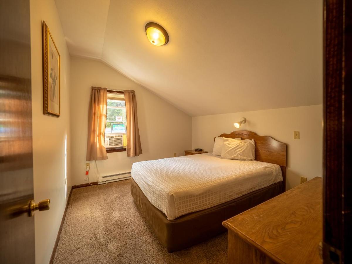 Lake 'N Pines Motel Куперстаун Экстерьер фото