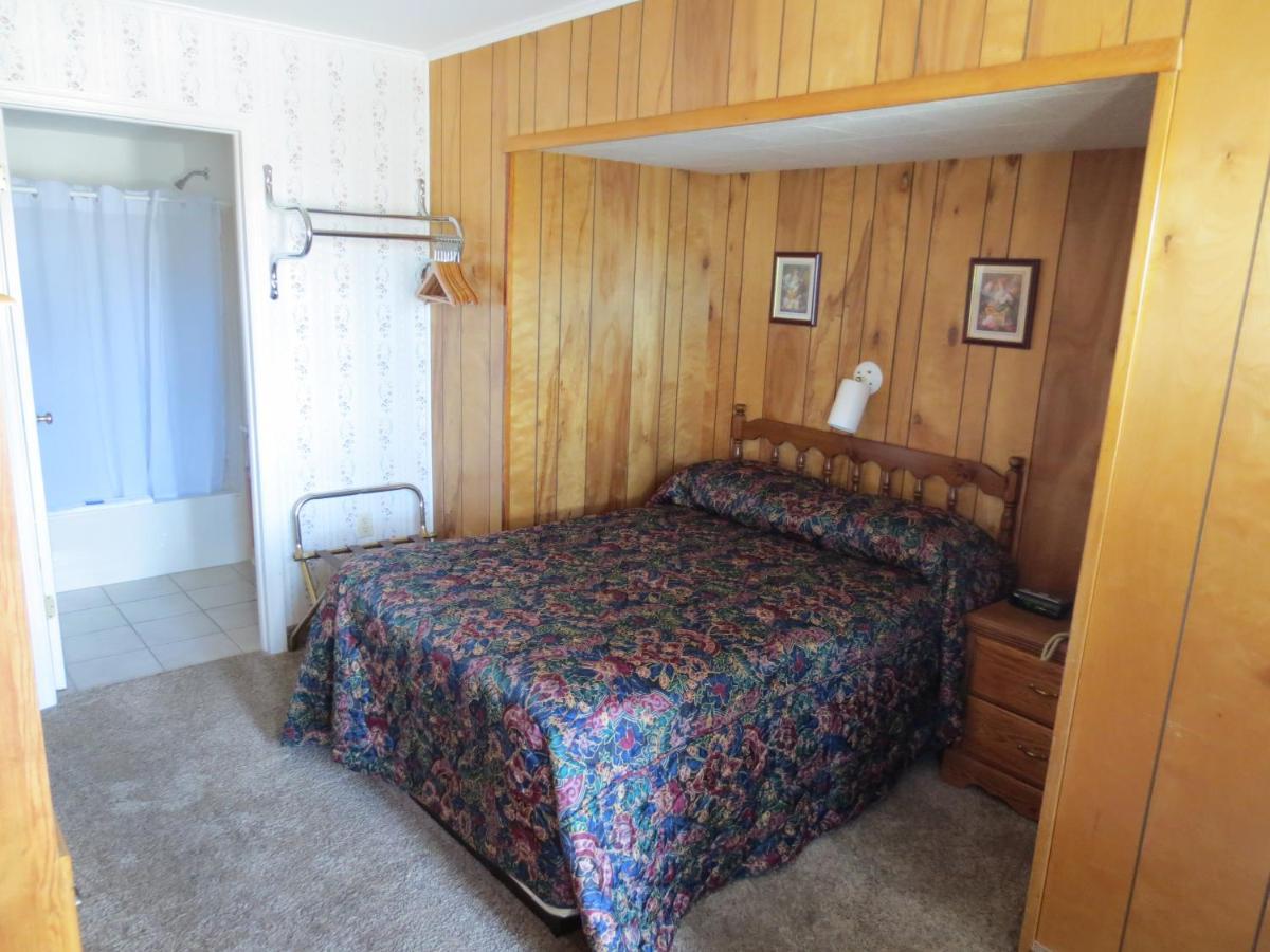 Lake 'N Pines Motel Куперстаун Экстерьер фото